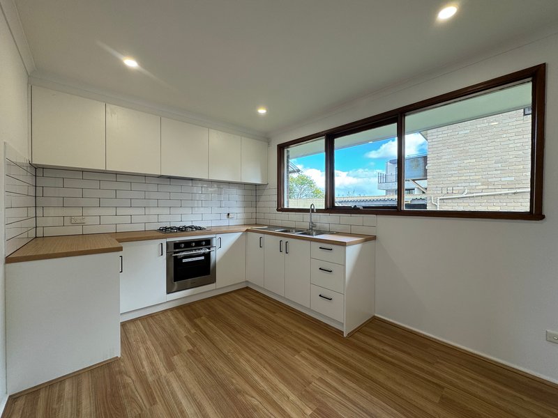 Photo - 2/19 Rodd Street, Dandenong VIC 3175 - Image 7