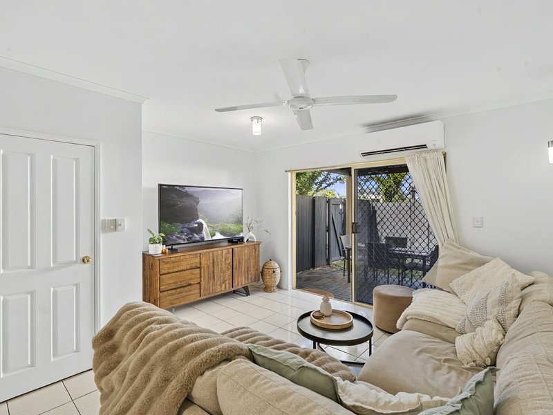 Photo - 2/19 Rutherford Street, Yorkeys Knob QLD 4878 - Image 1