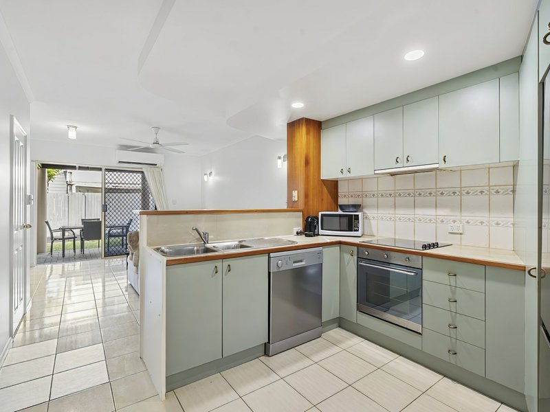 Photo - 2/19 Rutherford Street, Yorkeys Knob QLD 4878 - Image 5