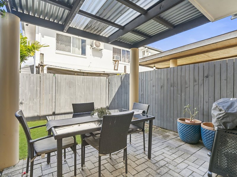 Photo - 2/19 Rutherford Street, Yorkeys Knob QLD 4878 - Image 7