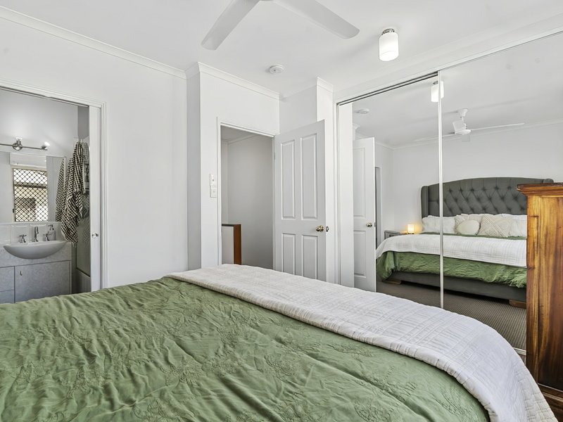 Photo - 2/19 Rutherford Street, Yorkeys Knob QLD 4878 - Image 10