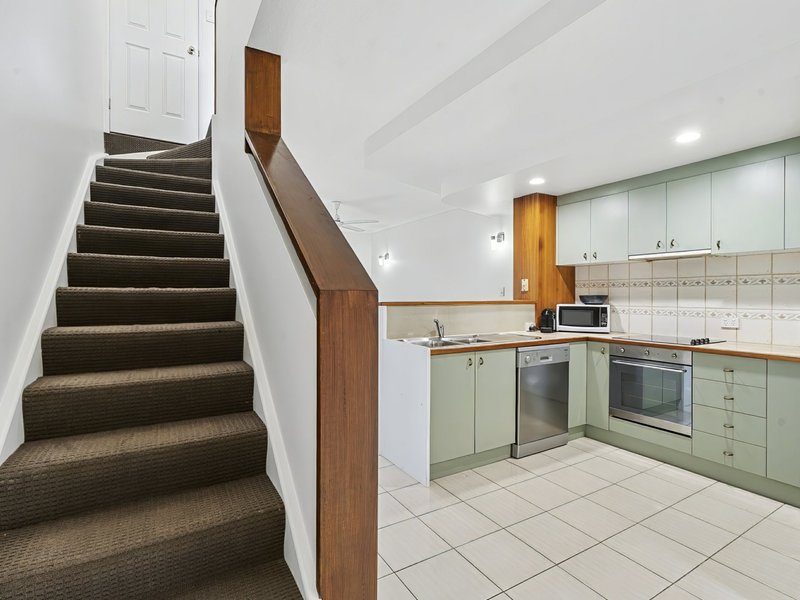 Photo - 2/19 Rutherford Street, Yorkeys Knob QLD 4878 - Image 16