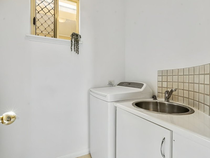 Photo - 2/19 Rutherford Street, Yorkeys Knob QLD 4878 - Image 19