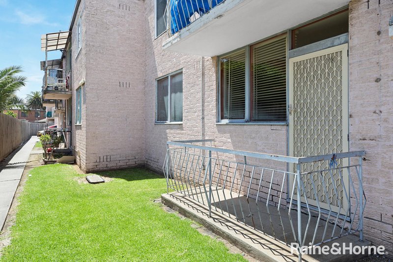 Photo - 2/19 St Albans Road, St Albans VIC 3021 - Image 2