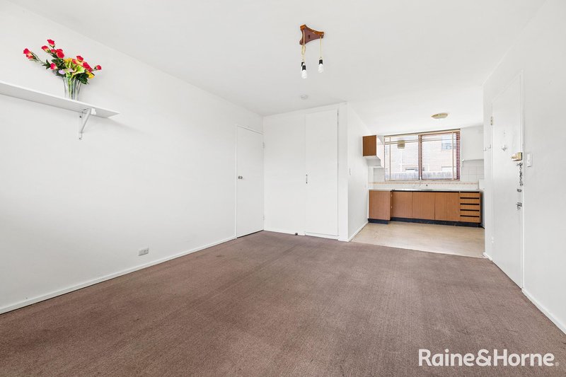 Photo - 2/19 St Albans Road, St Albans VIC 3021 - Image 5