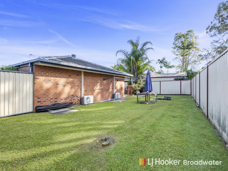 Photo - 2/19 Stephenson Street, Labrador QLD 4215 - Image 2