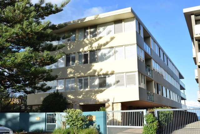 2/19 Surfview Rd , Mona Vale NSW 2103