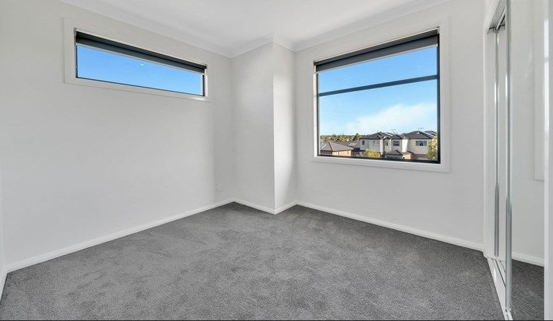 Photo - 2/19 Tableland Road, Tarneit VIC 3029 - Image 10