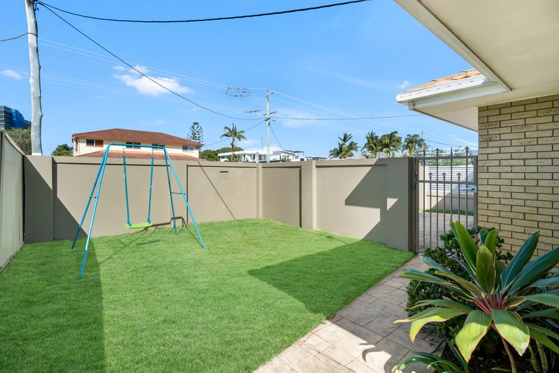 Photo - 2/19 Tallebudgera Drive, Palm Beach QLD 4221 - Image 19