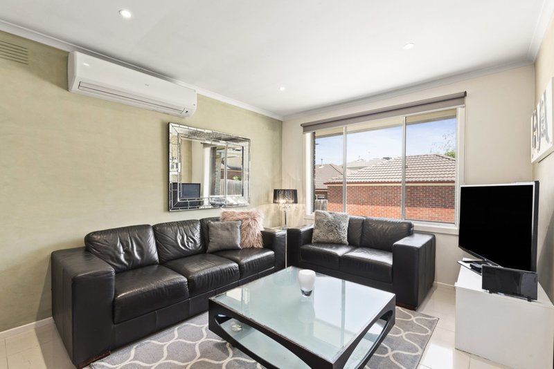 Photo - 2/19 Timmings Street, Chadstone VIC 3148 - Image 2