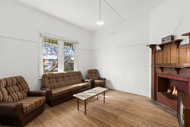 Photo - 219 Torquay Road, Grovedale VIC 3216 - Image 4