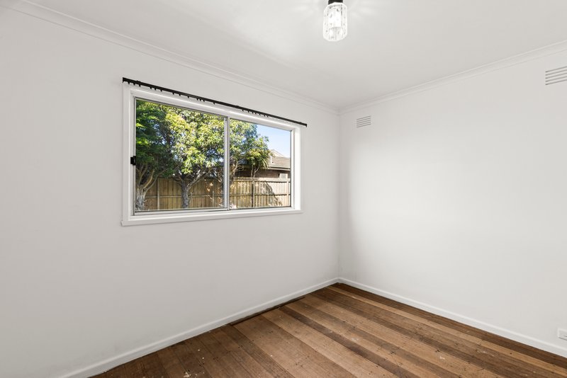 Photo - 219 Torquay Road, Grovedale VIC 3216 - Image 9