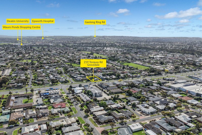 Photo - 219 Torquay Road, Grovedale VIC 3216 - Image 12