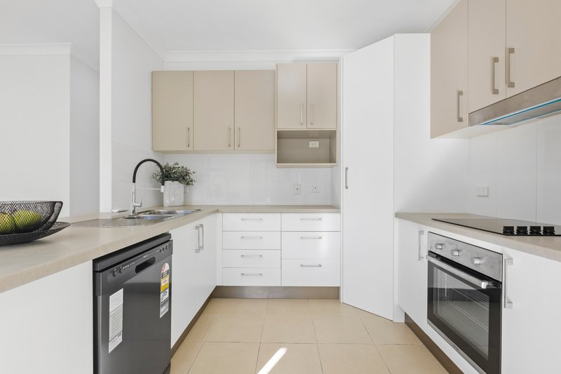 Photo - 2/19 Wallace Street, Caboolture QLD 4510 - Image 4