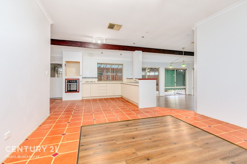 Photo - 219 Warton Road, Thornlie WA 6108 - Image 12