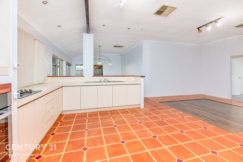 Photo - 219 Warton Road, Thornlie WA 6108 - Image 14