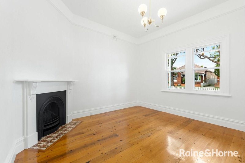 Photo - 219 Wollongong Road, Arncliffe NSW 2205 - Image 6