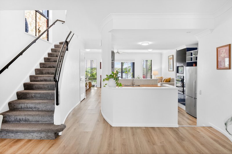 Photo - 219/125 Hansford Road, Coombabah QLD 4216 - Image 5