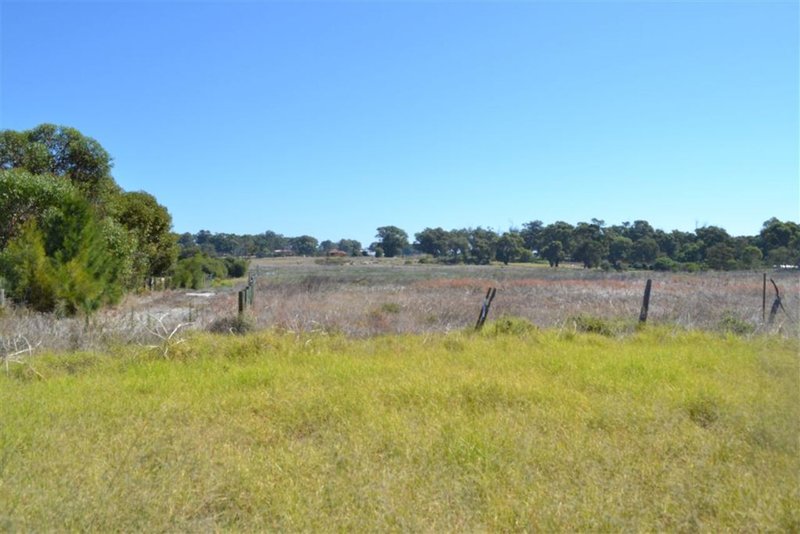 Photo - 219/219L Bernard Road North, Carabooda WA 6033 - Image 2