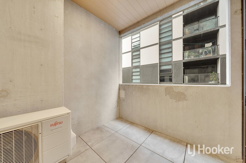 Photo - 219/23 Batman Street, West Melbourne VIC 3003 - Image 6