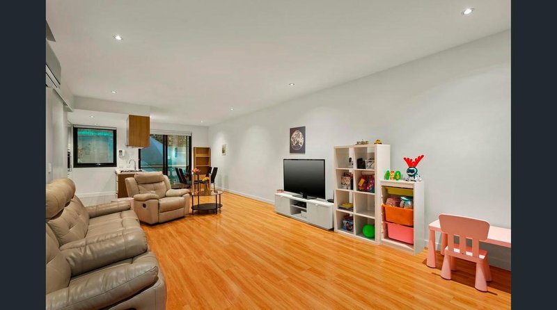 Photo - 219/9 Wharf Street, Docklands VIC 3008 - Image 3