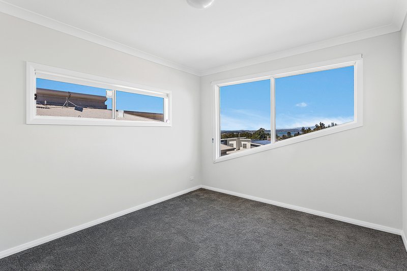 Photo - 21A Backhouse Road, Lake Heights NSW 2502 - Image 4