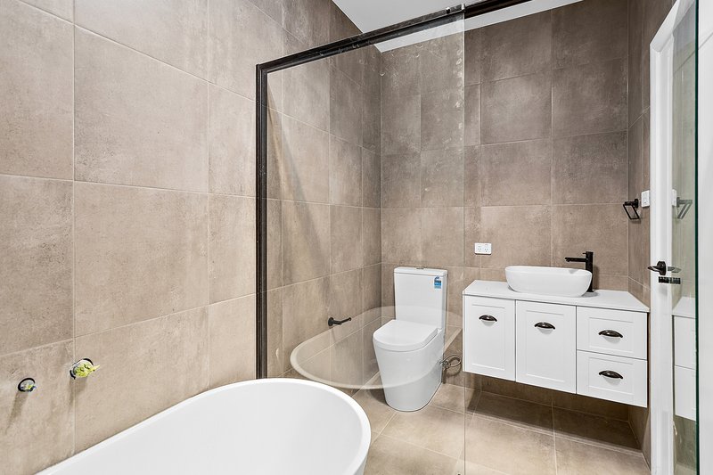 Photo - 21A Backhouse Road, Lake Heights NSW 2502 - Image 5