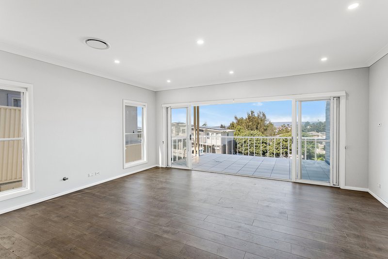 Photo - 21A Backhouse Road, Lake Heights NSW 2502 - Image 6