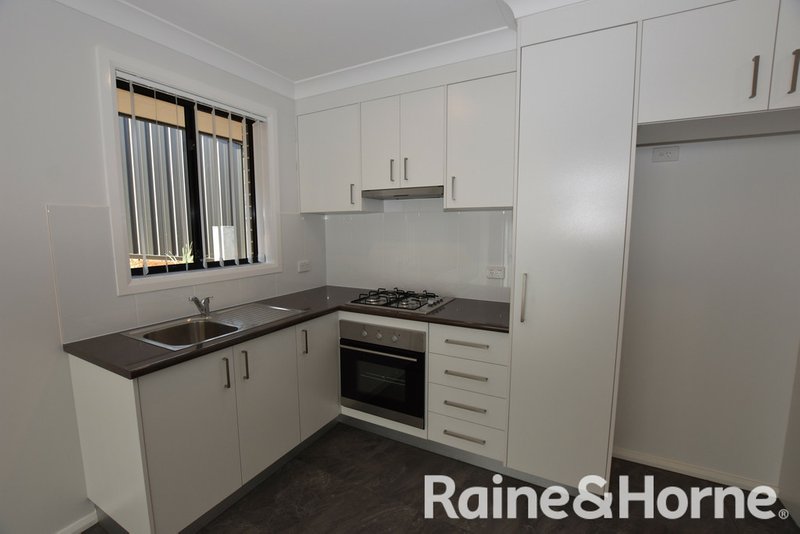 Photo - 21A Buckland Drive, Orange NSW 2800 - Image 6