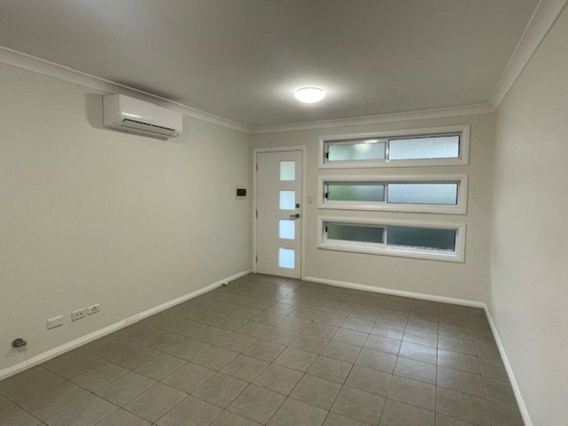 Photo - 21a Denver Road, St Clair NSW 2759 - Image 6