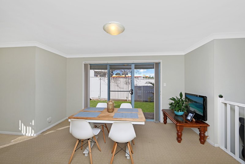 Photo - 2/1a Dudley Street, Gorokan NSW 2263 - Image 4