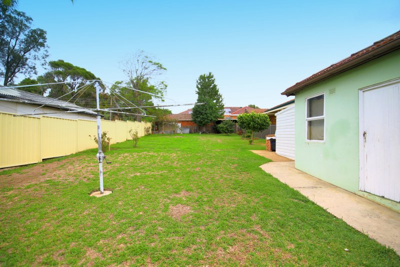 Photo - 21A Gleeson Avenue, Condell Park NSW 2200 - Image 9