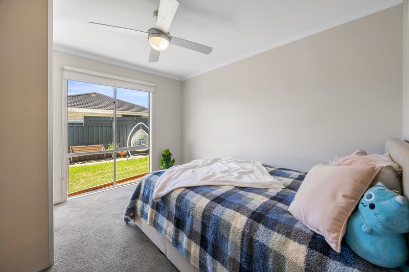 Photo - 21A Grazing Avenue, Morphett Vale SA 5162 - Image 12