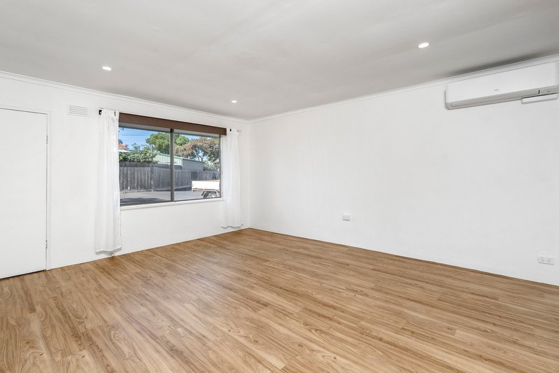 Photo - 2/1A Hannah Street, Seaford VIC 3198 - Image 2