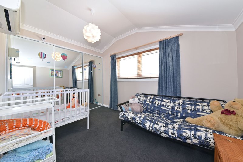 Photo - 21A Holyhead Green, Mindarie WA 6030 - Image 7