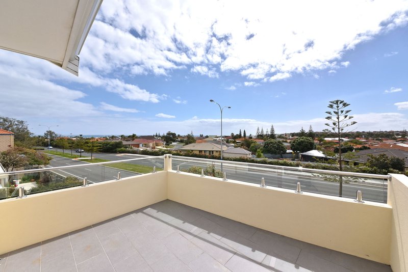 Photo - 21A Holyhead Green, Mindarie WA 6030 - Image 27