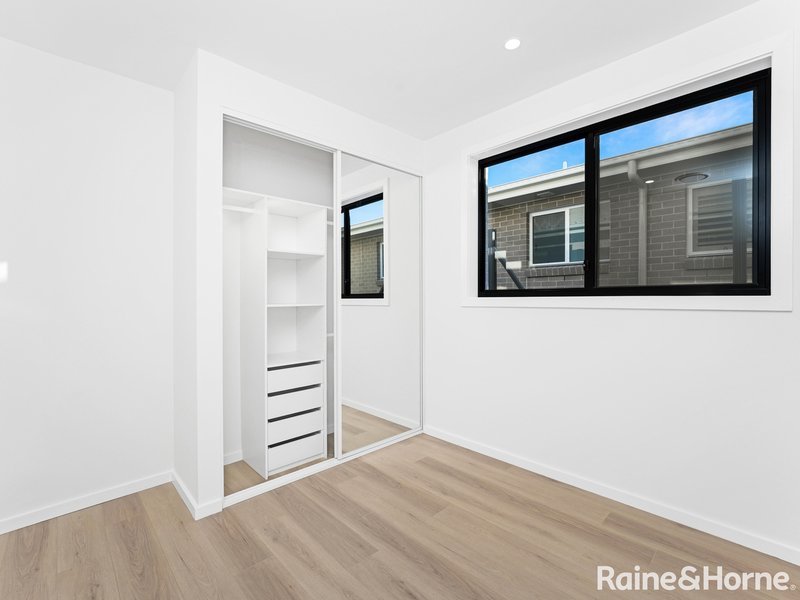 Photo - 21A Illyria Street, Rosemeadow NSW 2560 - Image 4