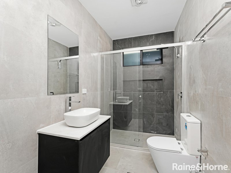 Photo - 21A Illyria Street, Rosemeadow NSW 2560 - Image 5