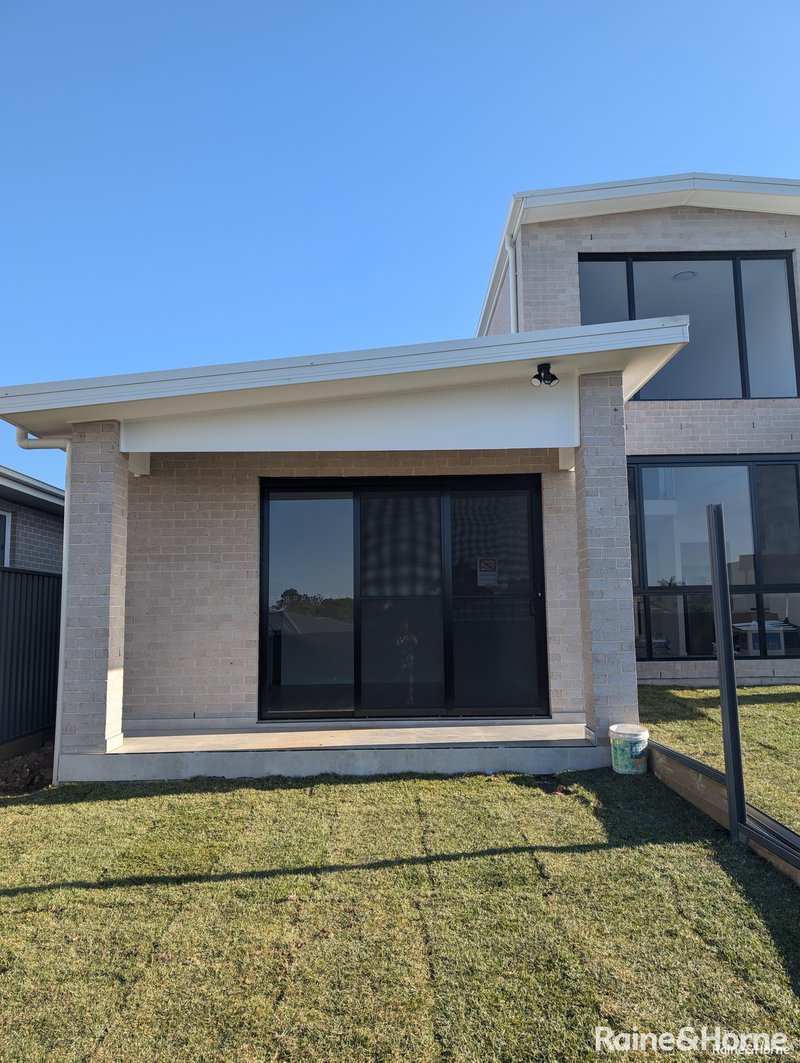 Photo - 21A Illyria Street, Rosemeadow NSW 2560 - Image 6