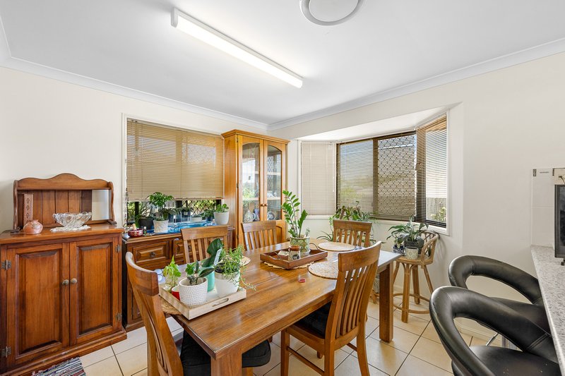 Photo - 21A Linhow Crescent, Clinton QLD 4680 - Image 5