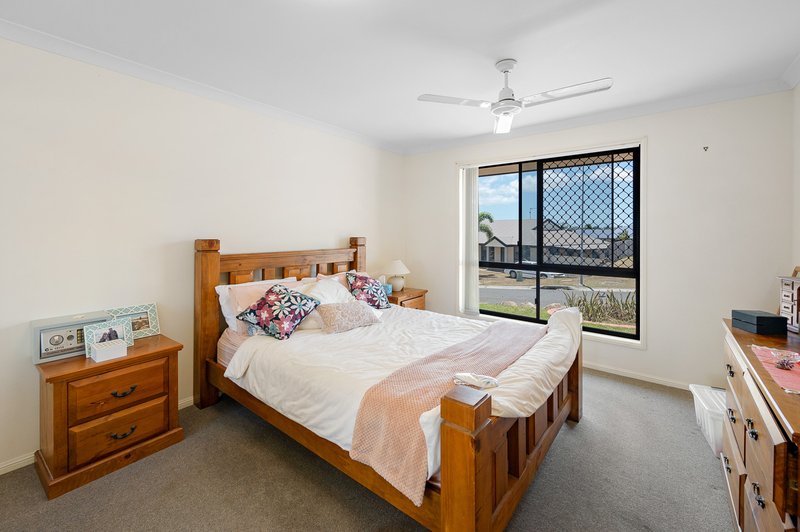 Photo - 21A Linhow Crescent, Clinton QLD 4680 - Image 6