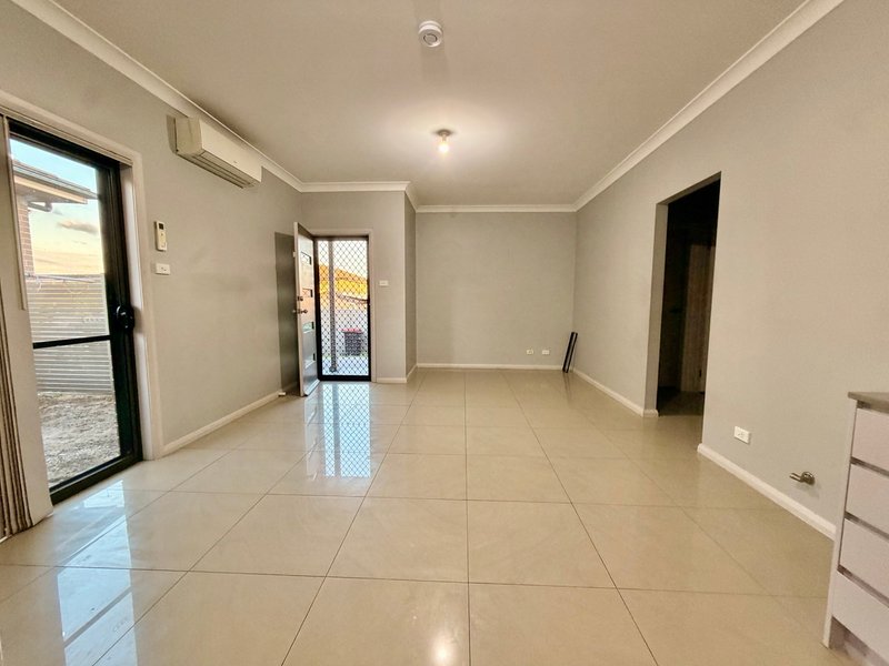 Photo - 21A Pacific Palms Circuit, Hoxton Park NSW 2171 - Image 3