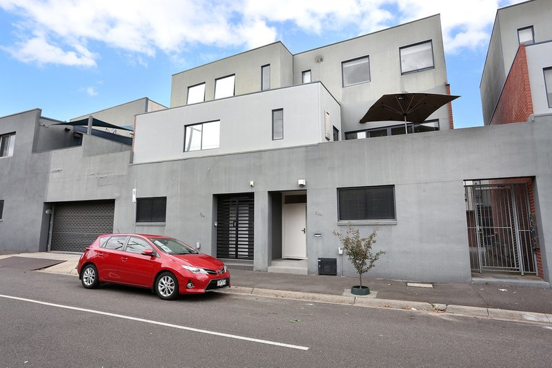 Photo - 2/1A Sandown Road, Ascot Vale VIC 3032 - Image 2