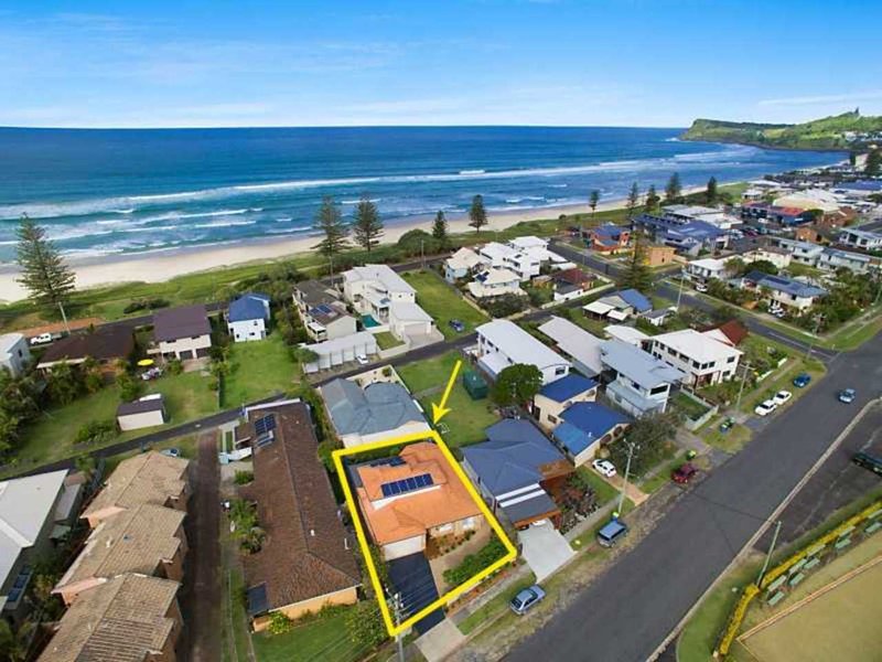 Photo - 21A Stewart Street, Lennox Head NSW 2478 - Image 2