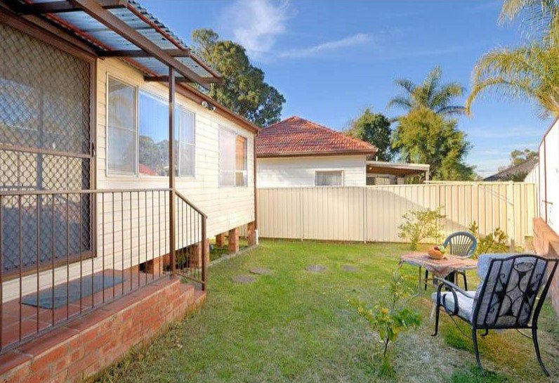 Photo - 21B Junction Road, Peakhurst NSW 2210 - Image 7