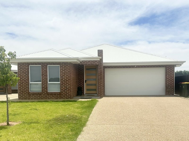 Photo - 21B Polkinghorne Street, Griffith NSW 2680 - Image 1