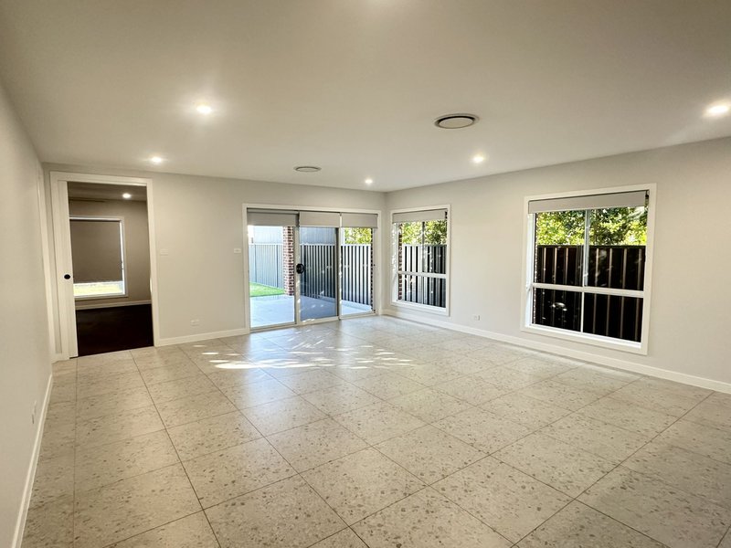 Photo - 21B Polkinghorne Street, Griffith NSW 2680 - Image 3