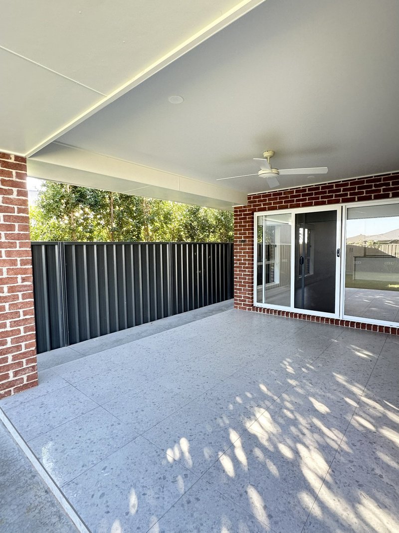 Photo - 21B Polkinghorne Street, Griffith NSW 2680 - Image 4