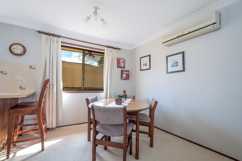 Photo - 2/2-10 Compton Street, Dapto NSW 2530 - Image 5