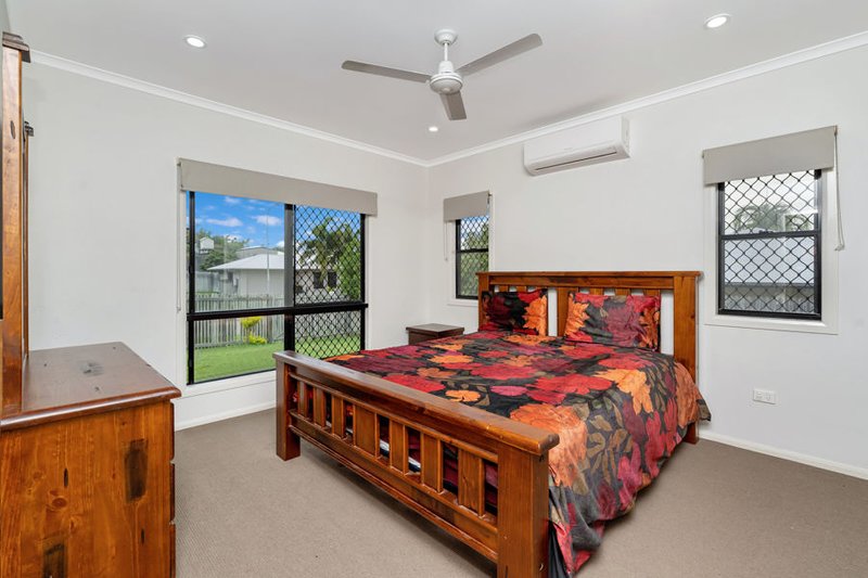 Photo - 22-24 Franklin Drive, Mount Louisa QLD 4814 - Image 6